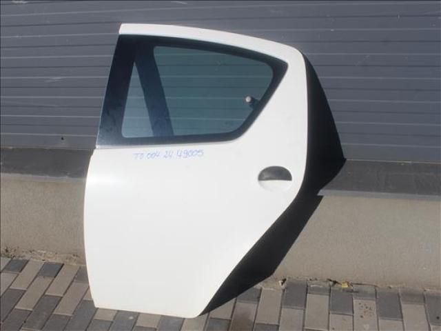 bontott TOYOTA AYGO Bal hátsó Ajtó (Üres lemez)