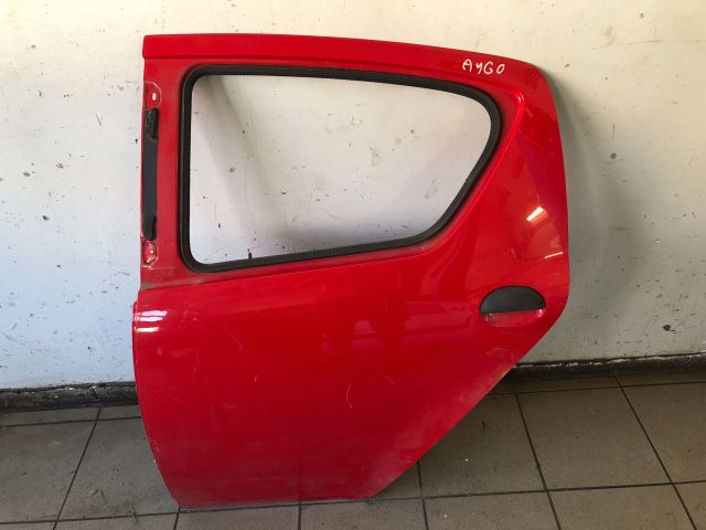 bontott TOYOTA AYGO Bal hátsó Ajtó (Üres lemez)