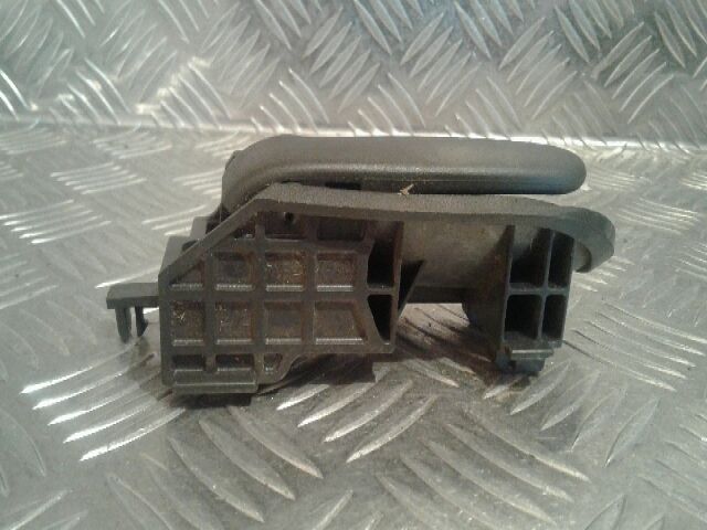 bontott TOYOTA AYGO Bal hátsó Belső Kilincs