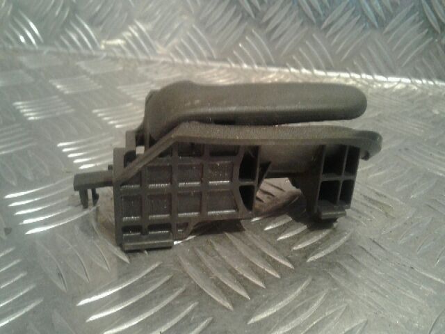 bontott TOYOTA AYGO Bal hátsó Belső Kilincs