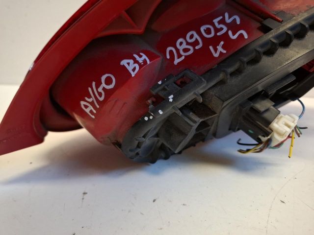 bontott TOYOTA AYGO Bal Hátsó Lámpa