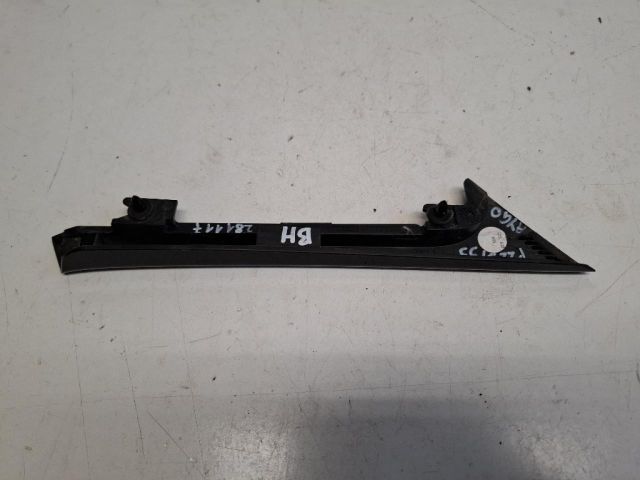 bontott TOYOTA AYGO Bal hátsó Sárvédő Díszléc