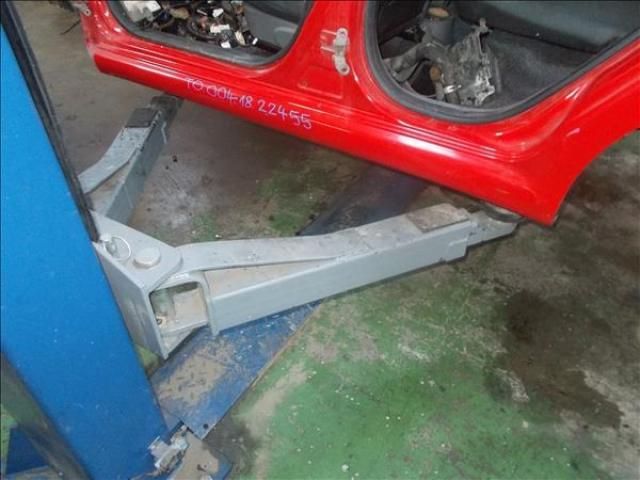 bontott TOYOTA AYGO Bal Küszöb