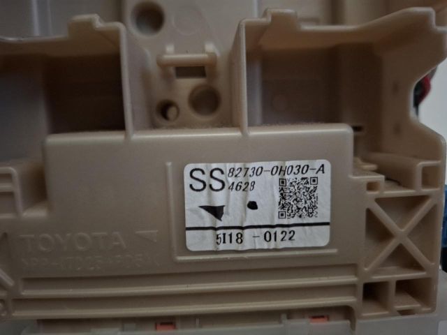 bontott TOYOTA AYGO Biztosítéktábla Utastér