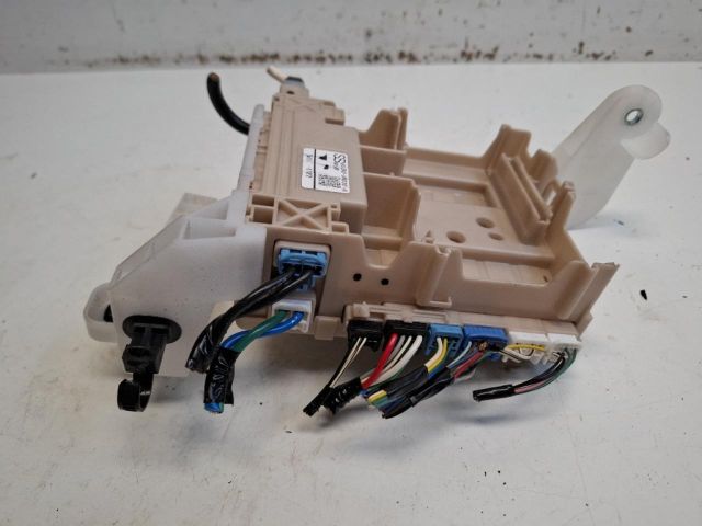 bontott TOYOTA AYGO Biztosítéktábla Utastér