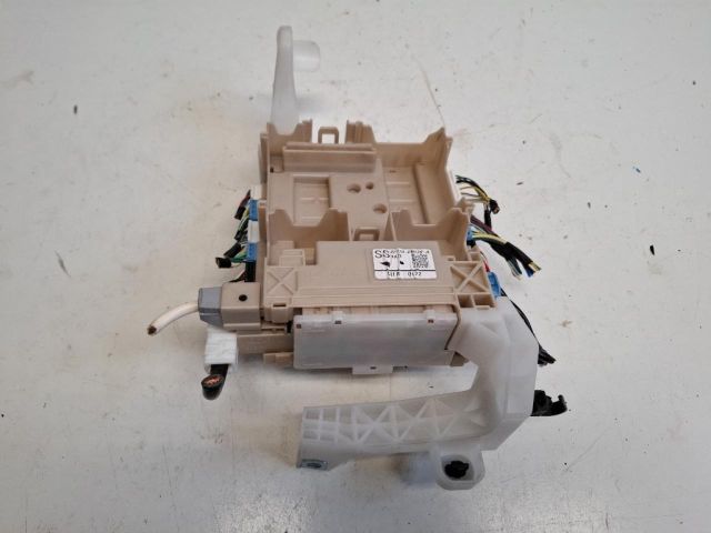 bontott TOYOTA AYGO Biztosítéktábla Utastér