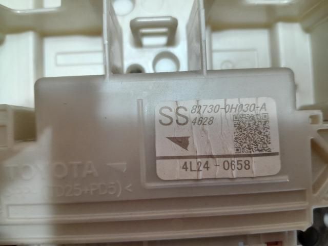 bontott TOYOTA AYGO Biztosítéktábla Utastér