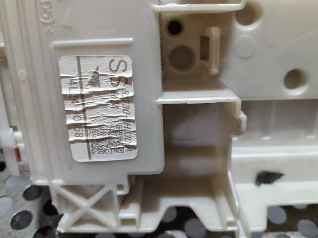 bontott TOYOTA AYGO Biztosítéktábla Utastér