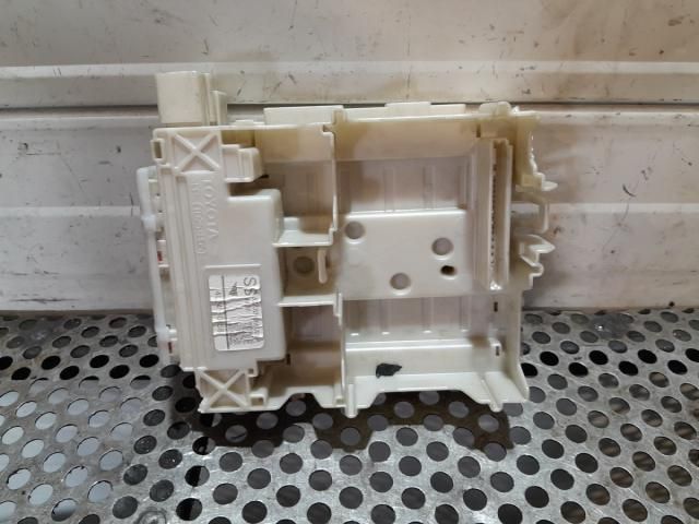 bontott TOYOTA AYGO Biztosítéktábla Utastér