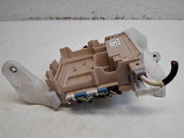 bontott TOYOTA AYGO Biztosítéktábla Utastér