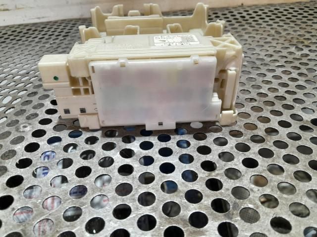 bontott TOYOTA AYGO Biztosítéktábla Utastér