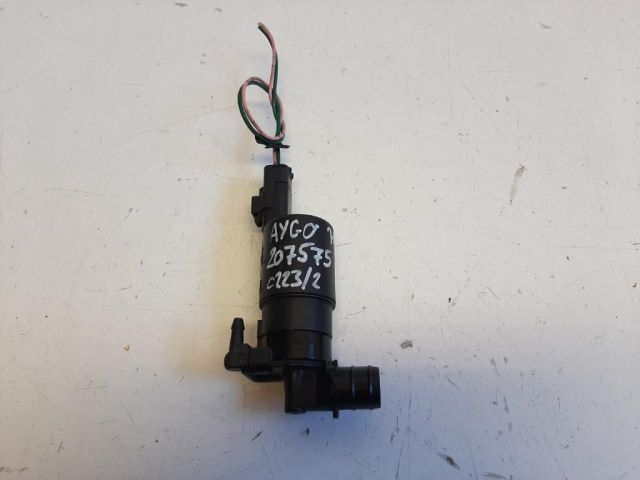 bontott TOYOTA AYGO Első Ablakmosó Szivattyú
