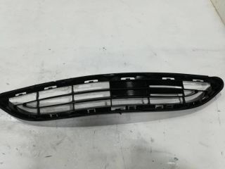 bontott TOYOTA AYGO Első Lökhárító Alsó Középső Díszrács