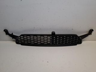 bontott TOYOTA AYGO Első Lökhárító Alsó Középső Díszrács