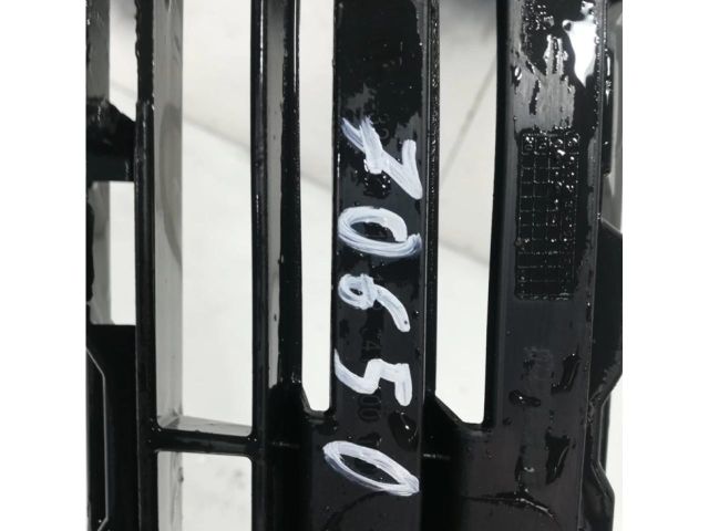 bontott TOYOTA AYGO Első Lökhárító Alsó Középső Díszrács