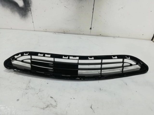 bontott TOYOTA AYGO Első Lökhárító Alsó Középső Díszrács