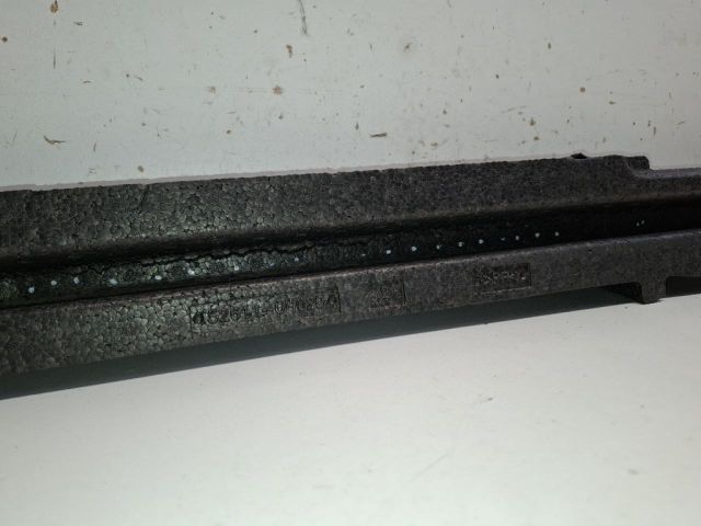 bontott TOYOTA AYGO Első Lökhárító Merevítő (Fém)