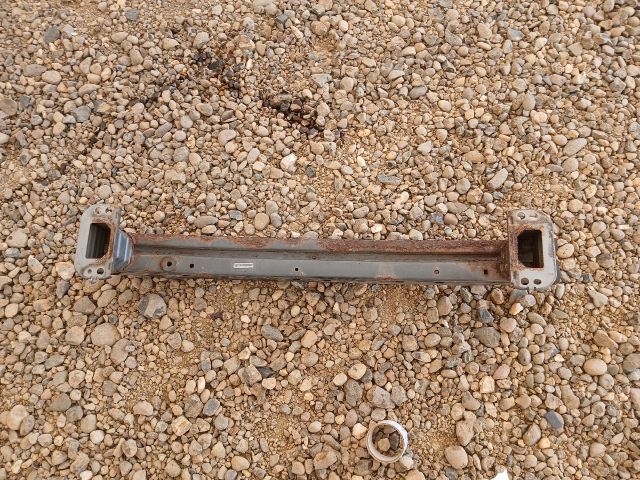 bontott TOYOTA AYGO Első Lökhárító Merevítő (Fém)