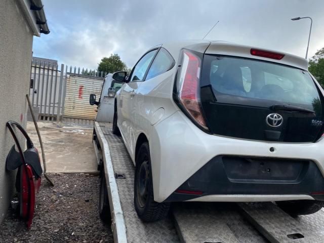 bontott TOYOTA AYGO Első Lökhárító Merevítő (Fém)