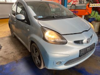 bontott TOYOTA AYGO Első Lökhárító (Részeivel)