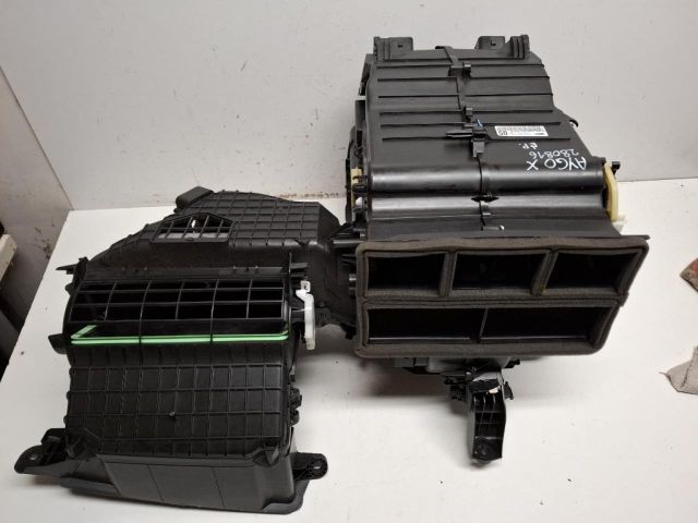 bontott TOYOTA AYGO Fűtés Box