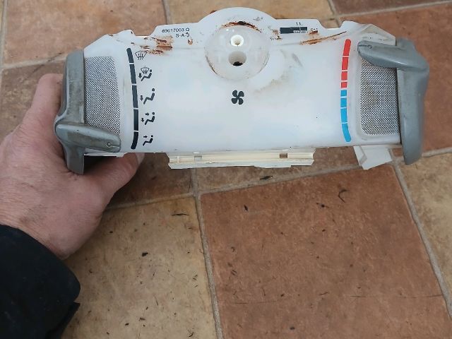 bontott TOYOTA AYGO Fűtéskapcsoló (Nem klímás)