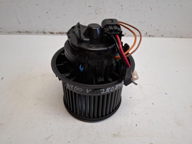 bontott TOYOTA AYGO Fűtőmotor (Klímás)