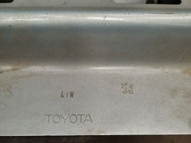 bontott TOYOTA AYGO Hátsó Lökhárító Merevítő (Fém)