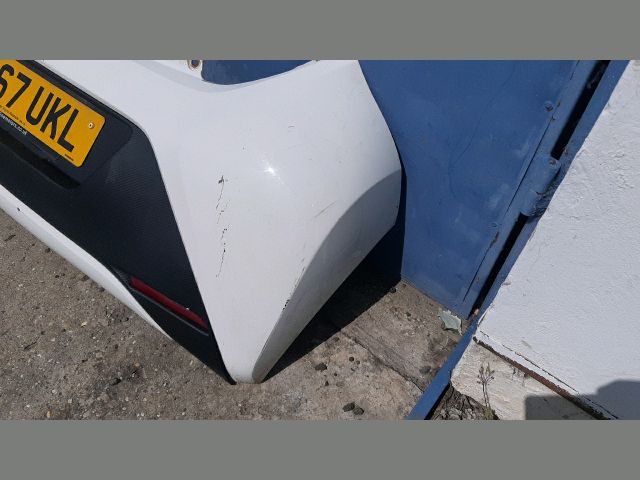 bontott TOYOTA AYGO Hátsó Lökhárító (Üresen)