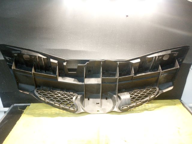 bontott TOYOTA AYGO Hűtőrács