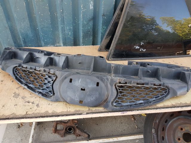 bontott TOYOTA AYGO Hűtőrács