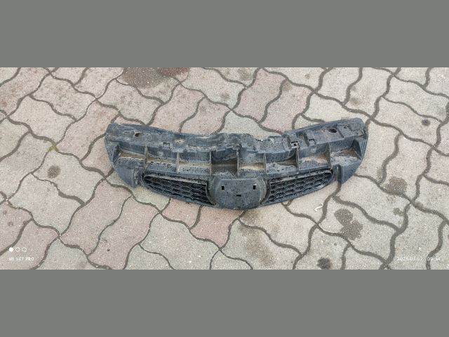 bontott TOYOTA AYGO Hűtőrács