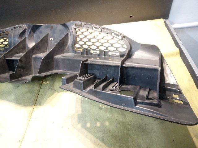 bontott TOYOTA AYGO Hűtőrács