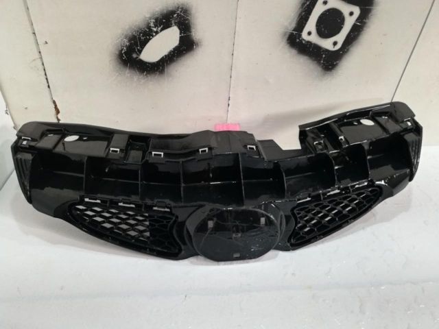 bontott TOYOTA AYGO Hűtőrács