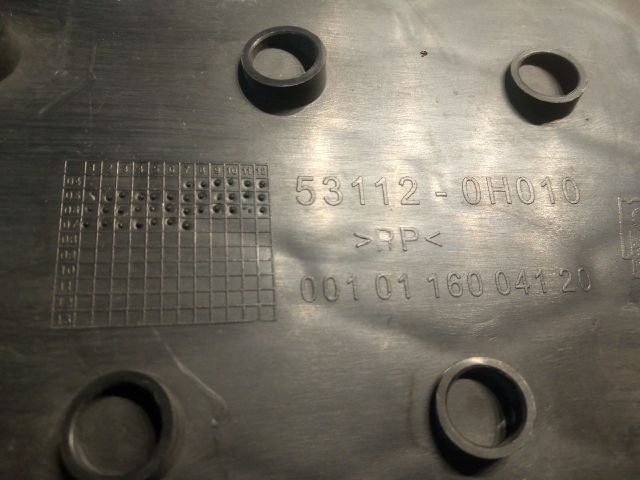 bontott TOYOTA AYGO Hűtőrács