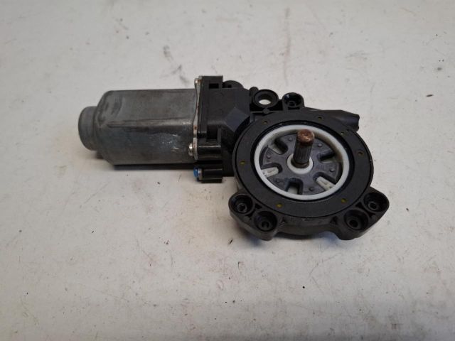 bontott TOYOTA AYGO Jobb első Ablakemelő Motor