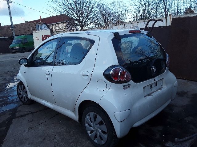 bontott TOYOTA AYGO Jobb első Ajtózár