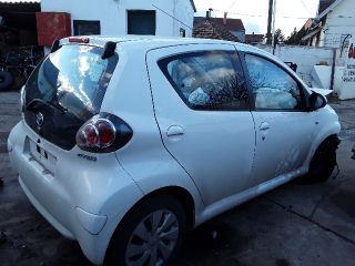 bontott TOYOTA AYGO Jobb első Ajtózár