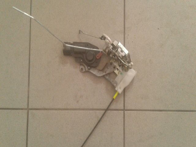 bontott TOYOTA AYGO Jobb első Ajtózár