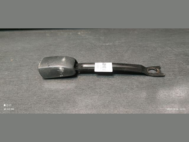 bontott TOYOTA AYGO Jobb első Biztonsági Öv Csat