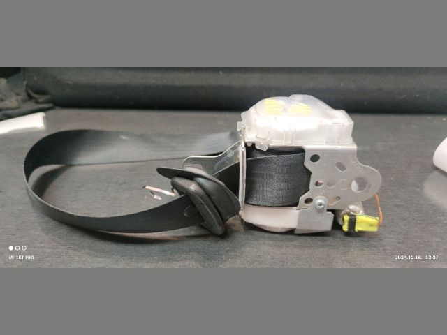 bontott TOYOTA AYGO Jobb első Biztonsági Öv