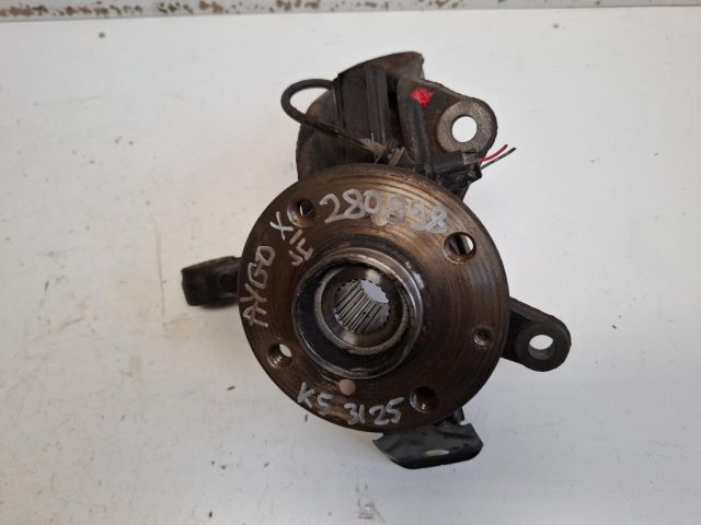 bontott TOYOTA AYGO Jobb első Csonkállvány Kerékaggyal