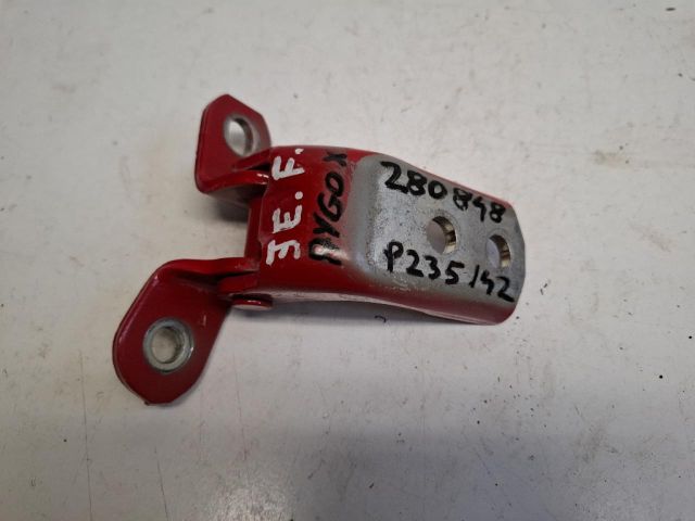 bontott TOYOTA AYGO Jobb első Felső Zsanér