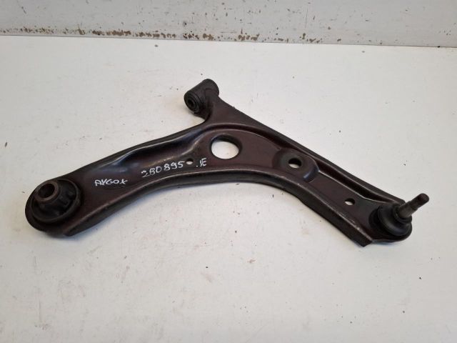 bontott TOYOTA AYGO Jobb első Lengőkar