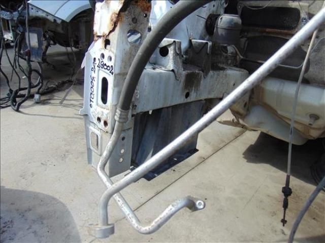 bontott TOYOTA AYGO Jobb első Ütközéscsillapító