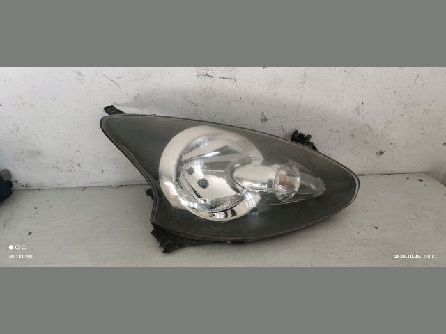 bontott TOYOTA AYGO Jobb Fényszóró