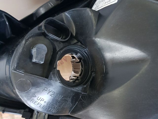 bontott TOYOTA AYGO Jobb Fényszóró