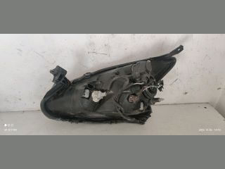 bontott TOYOTA AYGO Jobb Fényszóró