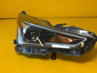 bontott TOYOTA AYGO Jobb Fényszóró