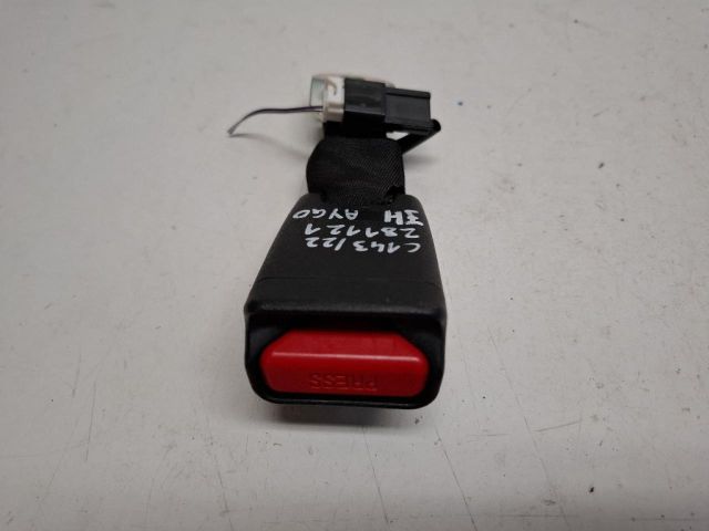 bontott TOYOTA AYGO Jobb hátsó Biztonsági Öv Csat